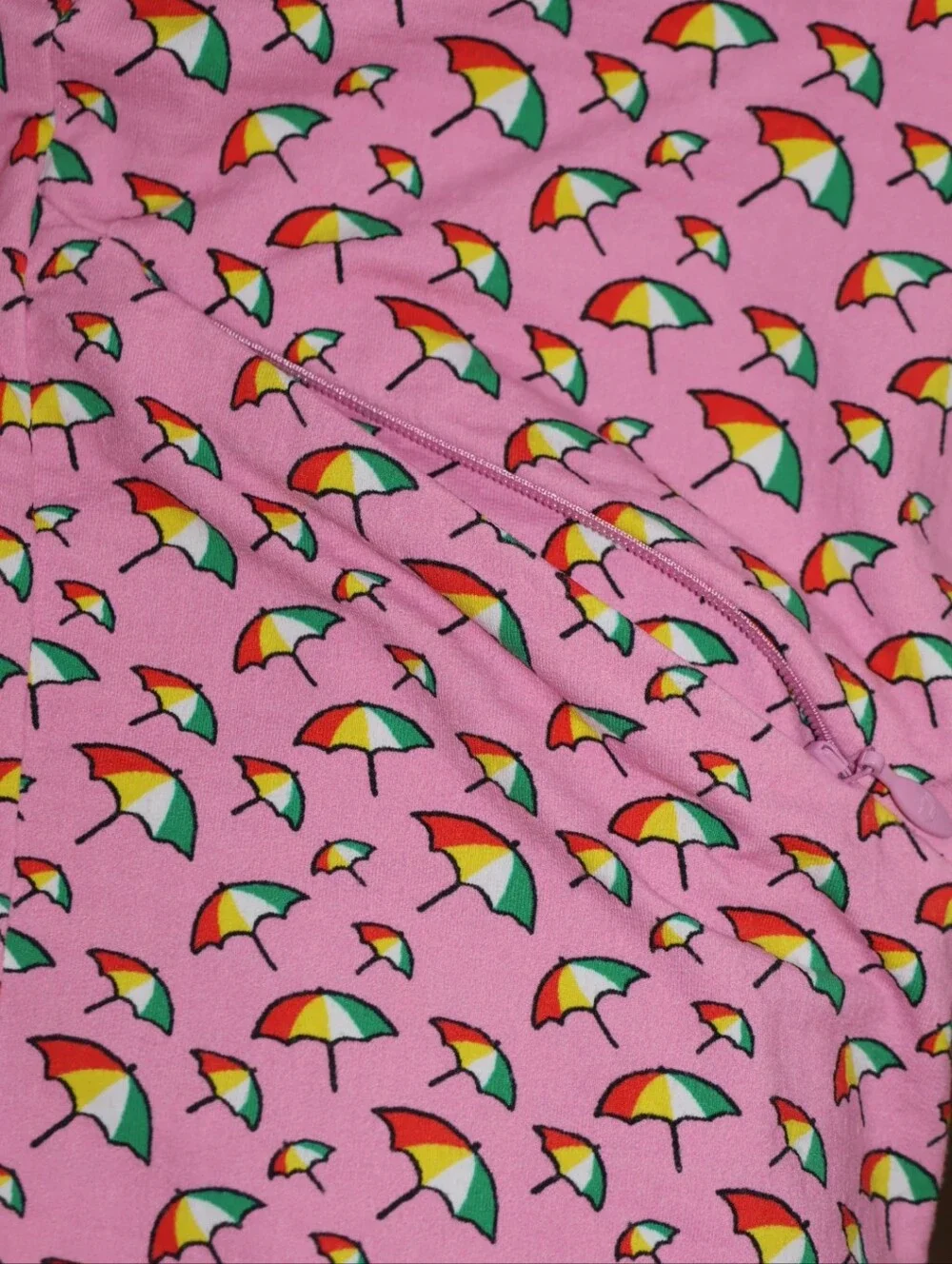 ⁠IBKÜL Pink Franny Umbrella Print Athletic Golf/Tennis Skort.